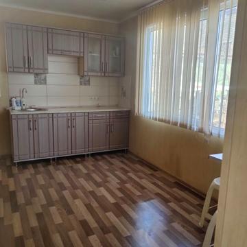 Центральна вул., 16