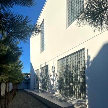 Дмитра Яворницького вул. (), 11