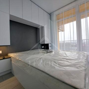 Володимира Навроцького вул., 35