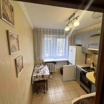 Івана Миколайчука вул., 12