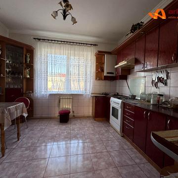 Грушевського вул., 23