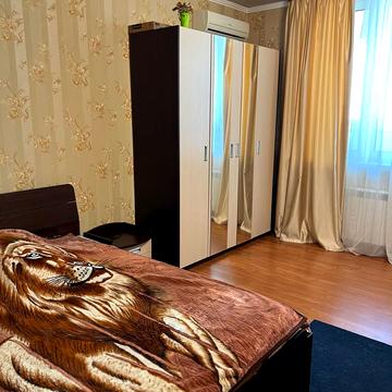 Бориса Гмирі вул., 4