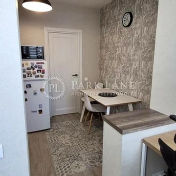 Софії Русової вул., 3