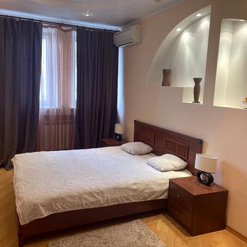 Митрополита Андрея Шептицького вул. (Анатолія Луначарського), 14