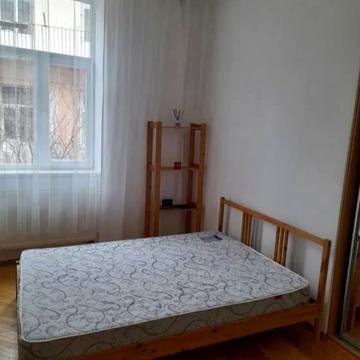 Омеляна Поповича вул., 10