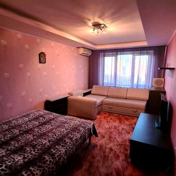 Райдужна вул., 18