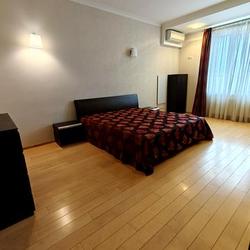 Молдовська вул. (Молдавська), 2