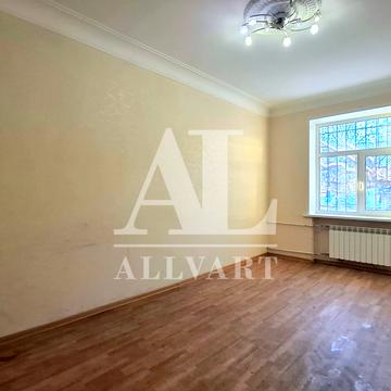 Генерала Алмазова вул. (Кутузова), 1