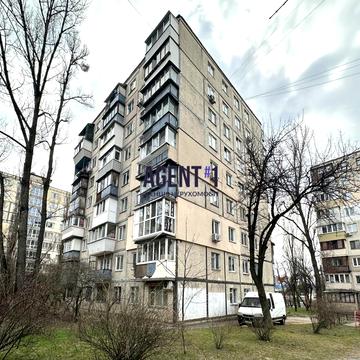 Гната Юри вул., 11