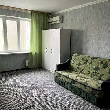 Академіка Єфремова вул. (Командарма Уборевича), 27