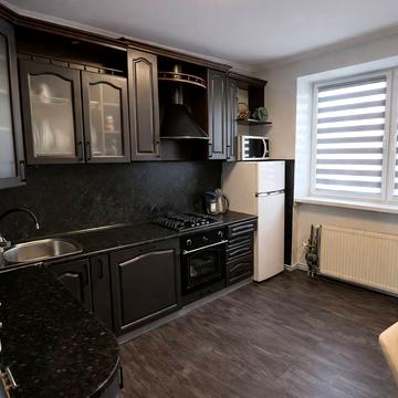 Андрея Шептицького вул., 18