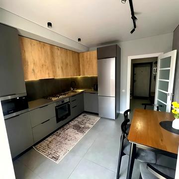 Хотинська вул., 12