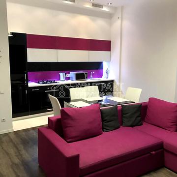 Алчевських вул. (Артема), 3