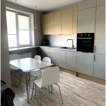 Юрія Шумського вул., 5