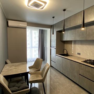 Сімейна вул., 4