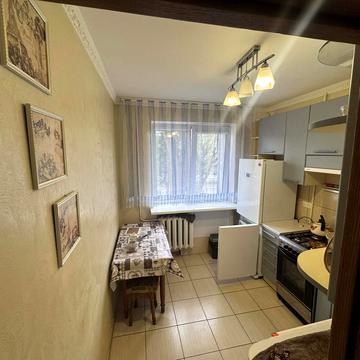 Івана Миколайчука вул., 10