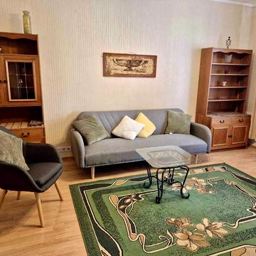 Велика Васильківська вул. (Червоноармійська), 112