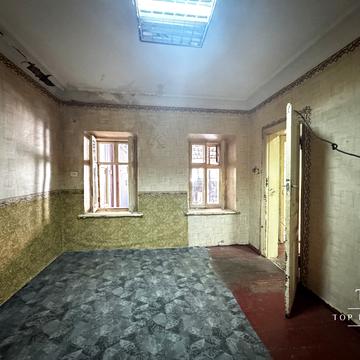 Середньофонтанська вул., 31