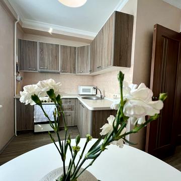 Сірожупанників вул. (Валентина Сєрова), 30-Б