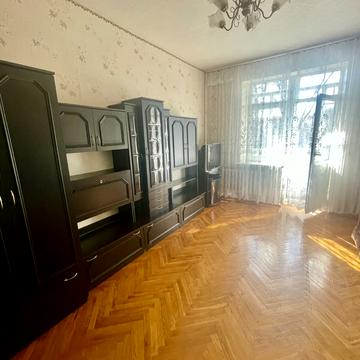 Олександра Попова вул., 3/5