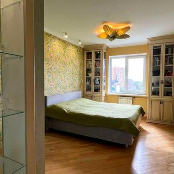 Машинобудівників вул., 15-Б