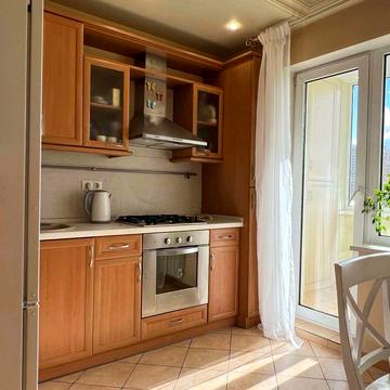 Машинобудівників вул., 15-Б