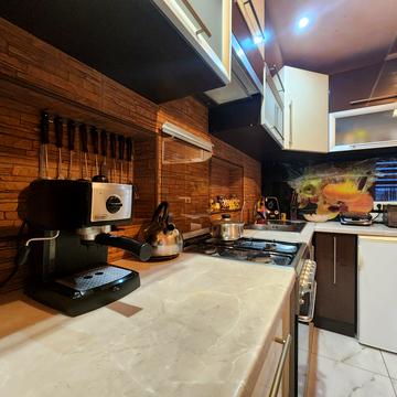 Володимира Винниченка вул., 3