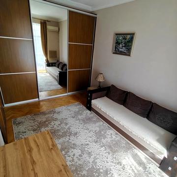 Велика Васильківська вул. (Червоноармійська), 90