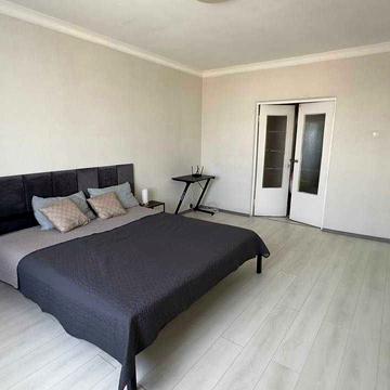 Червоної Калини просп. (Володимира Маяковського), 21-Б