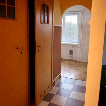 Шкільна вул., 1