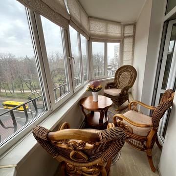 Михайла Грушевського вул., 34/1