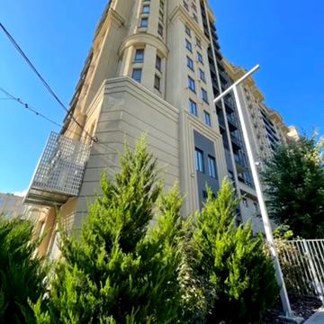 Космонавтів просп., 49