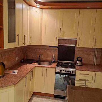 Пяскорського вул., 9