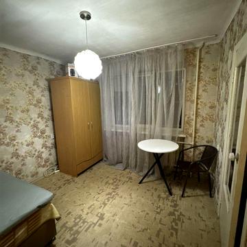 Академіка Доброхотова вул., 28