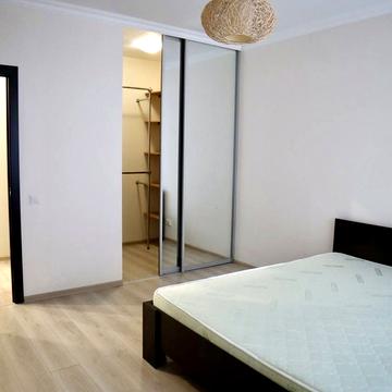 Залізнична вул., 7П