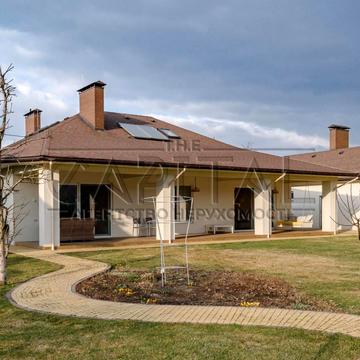 Академіка Кащенка вул., 9