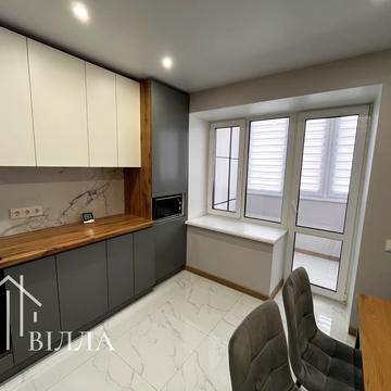 Довженка вул., 24