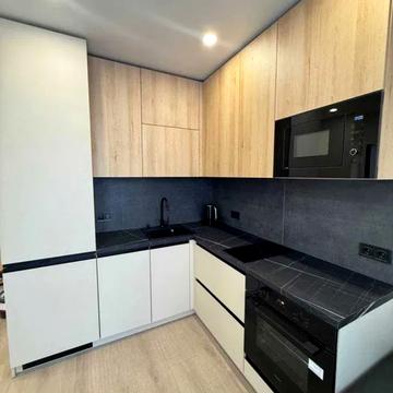 Набережна Перемоги вул., 40-Д