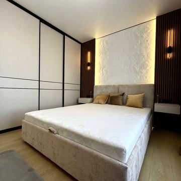 Чорновола вул., (Будинок 1)