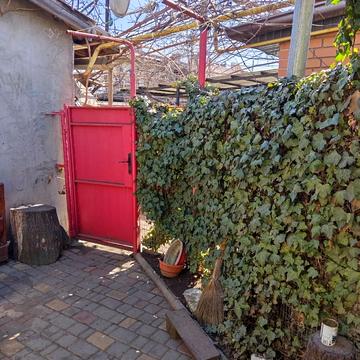 Дальницька вул., 29