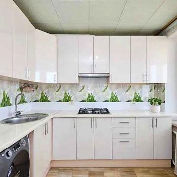 Андрія Малишка вул., 23