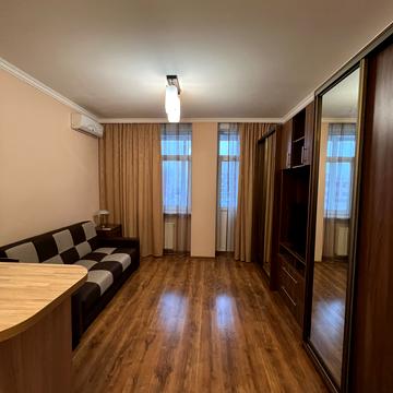 Жилянська вул., 118