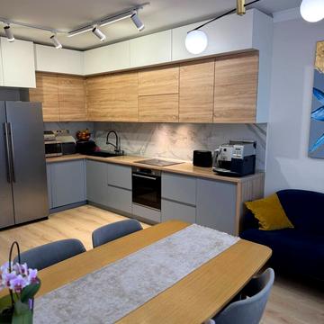 Героїв Майдану вул. (Червоноармійська), 226а