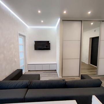 Кадетський Гай вул., 8