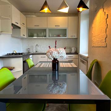 Новосельського вул., 9