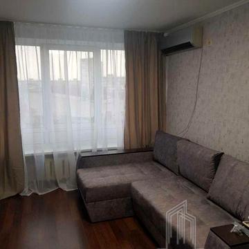 Мілютенка вул., 17