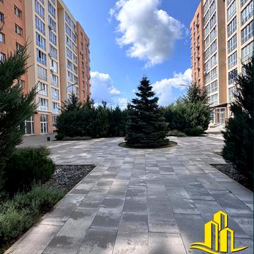 Героїв Небесної Сотні просп., 26/13