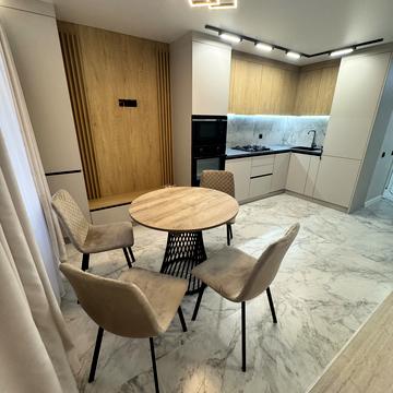 Білогірська вул., 12