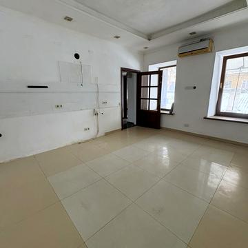 Болгарська вул., 67