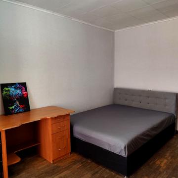 Олександра Попова вул., 5